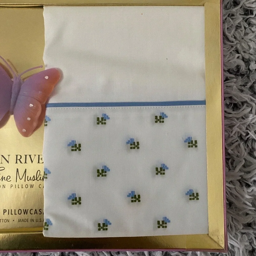 Vintage Dan River Fine Muslin Cotton Pillow Cases New- Only Top Lid Opened (NOS)
